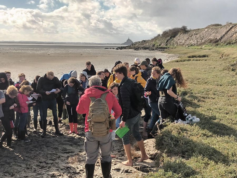 terrain de géologie pour les étudiants d'UniLaSalle