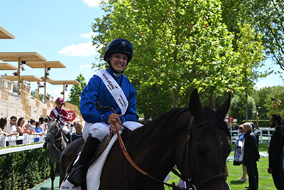 Capucine sur sa monture (photo Éloïse Brethes)