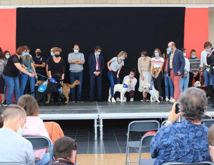 Programme Guide Babine : cérémonie de remise des chiots futurs chiens guides à UniLaSalle