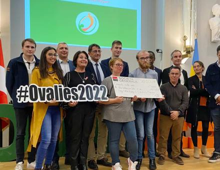 Remise de chèque des 27es Ovalies UniLaSalle