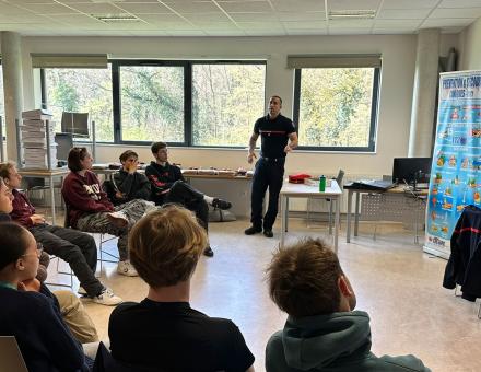 Former pour mieux réagir : 200 membres du campus de Beauvais sensibilisés aux gestes qui sauvent